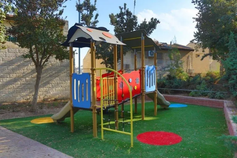 גינת משחקים שמואל תמיר 22 בפסגת זאב, תמונה 1 מתוך 12