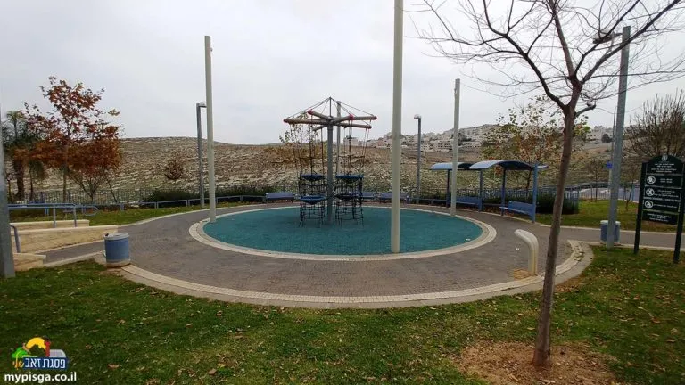 מחנה יצחק 2 - גינת חבלים בפסגת זאב, תמונה 1 מתוך 3
