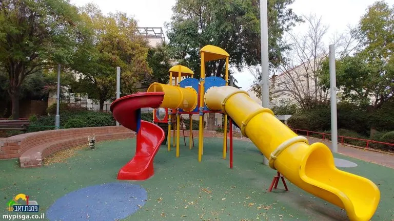 גן משחקים - מאיר גרשון פינת רחמילביץ בפסגת זאב, תמונה 1 מתוך 7