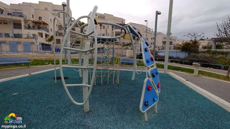 גן משחקים נופי מדבר בפסגת זאב, תמונה 1 מתוך 4