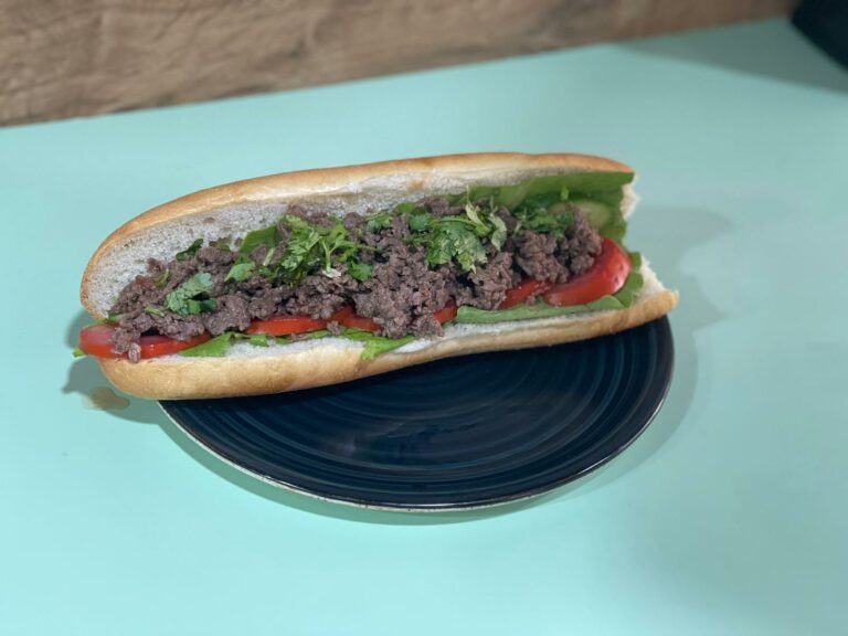 מאנ’צ טוסט נקניק פסגת זאב (תמונה 2 מתוך 9)