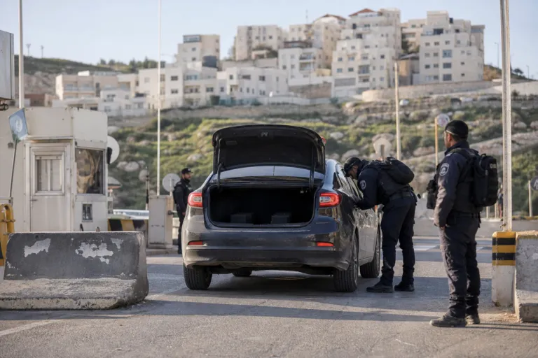 ניסיון הברחת שוהים בלתי חוקיים בתא מטען סוכל בפסגת זאב; הנהג משכם נעצר