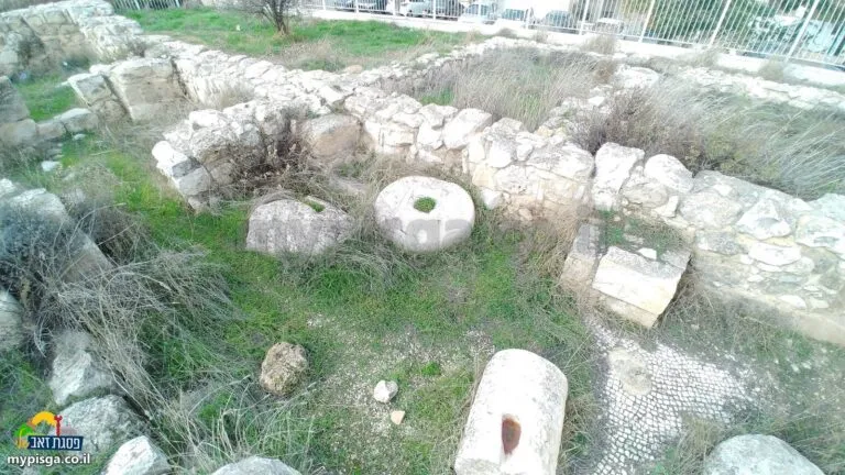 מנזר הצבאים (דיר ע'זאלי): מבנה ביזנטי ליד גינת טוניק בפסגת זאב מזרח