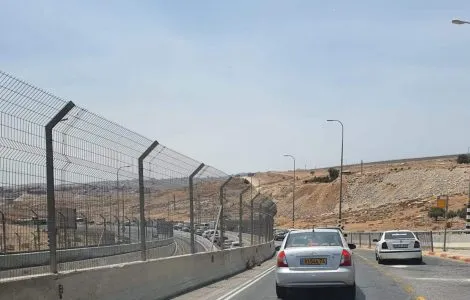 תושבי בנימין פותחים במאבק כנגד הפקקים בחיזמה