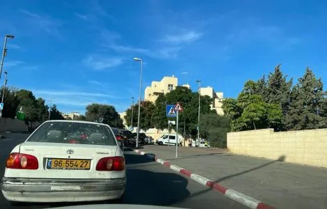 צוואר הבקבוק במחסום חיזמא ותחנת האוטובוס