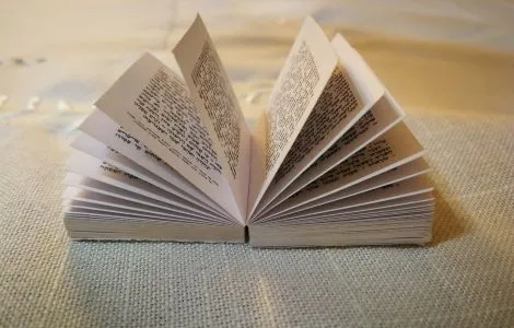book-2878724_1920