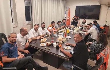 צובעים את השכונה והעיר בכתום