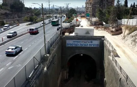 הפרדה-מפלסית-גבעה-צרפתית1