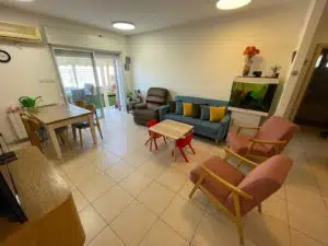 דירת 4 חדרים למכירה ברחוב רחמילביץ, פסגת זאב מזרח
